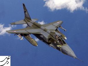 سپکت جگوار نیروی هوایی فرانسه؛ درحال پرواز در هشت آپریل 2003.