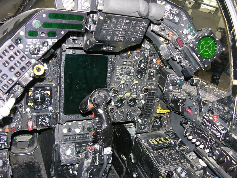 پرونده:Cockpit of Jaguar GR.3A.jpg