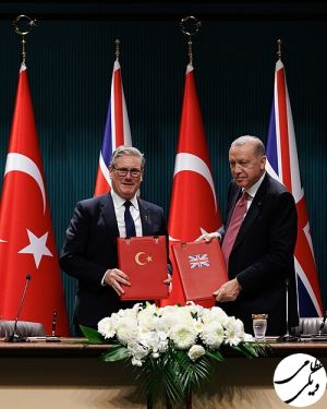 کییر استارمر، نخستوزیر بریتانیا، و رجب طیب اردوغان، رئیسجمهور ترکیه، در آنکارا؛ اکتبر ۲۰۲۵ ظاهرا در حال مذاکره و معامله برای خرید یورو فایتر تایفون Eurofighter Typhoon.